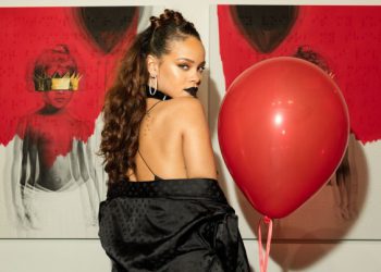 LOS ANGELES, CA - OCTOBER 07:  Singer Rihanna at Rihanna's 8th album artwork reveal for 