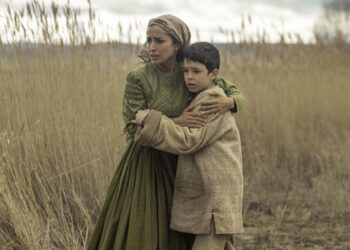 LA BESTIA (L to R) INMA CUESTA as LUCÍA, ASIER FLORES as DIEGO in LA BESTIA. Cr. LANDER LARRAÑAGA/NETFLIX © 2021