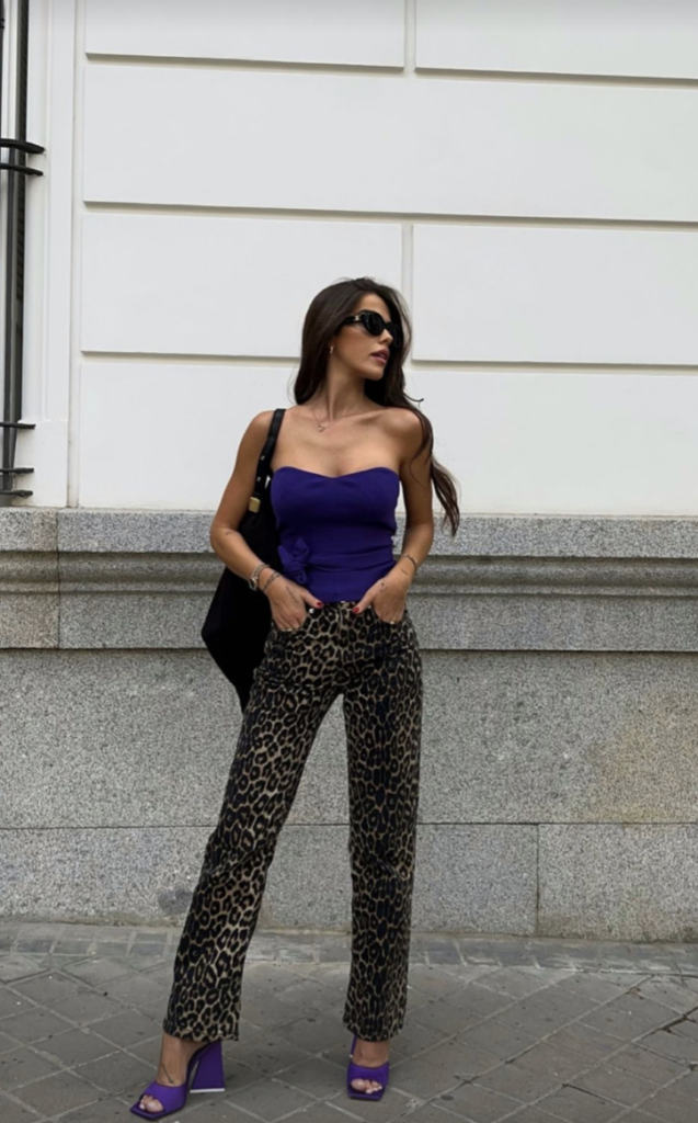 Violeta Mangriñán look animal print