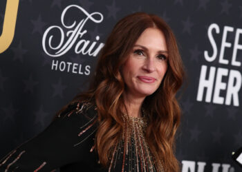 Desde Julia Roberts hasta Anya Taylor-Joy, así fueron las mejores vestidas de la alfombra roja de los Critics Choices Awards 2023