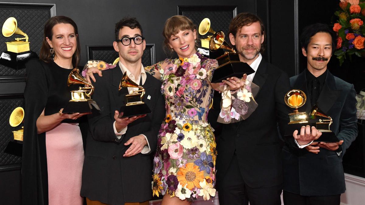 Premios Grammy 2024: La Lista Completa De Nominados - HoyMagazine